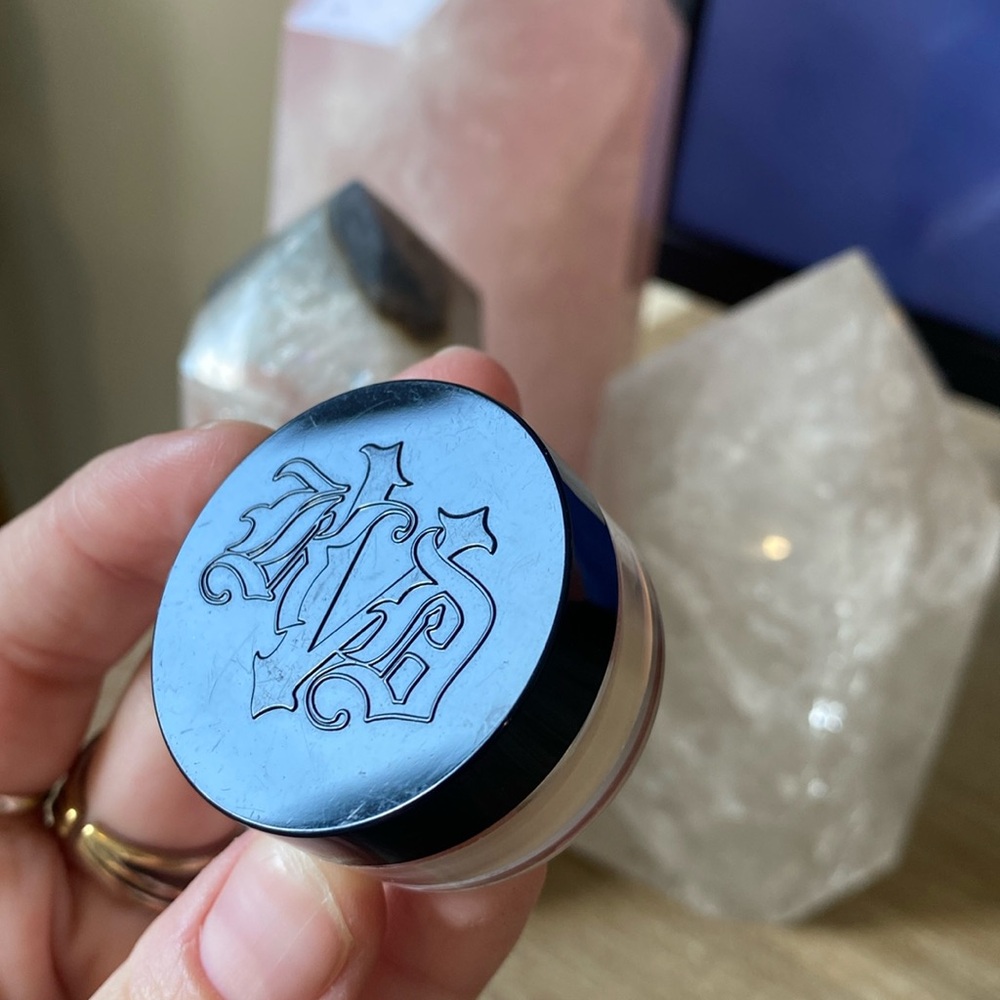 🌼 Kat Von D Translucent setting powder